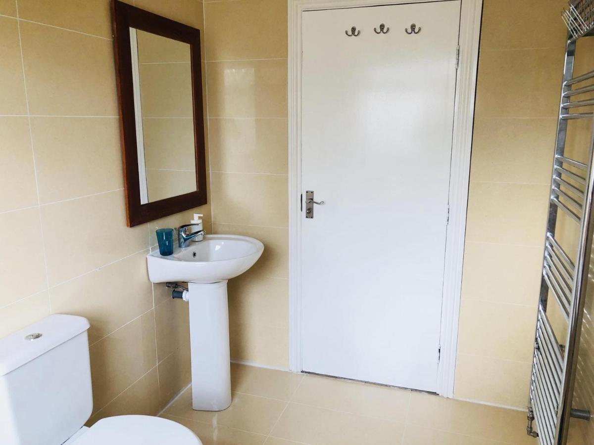 Mandeville Rooms Northolt  外观 照片